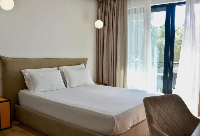 이코노미 룸, Royal G Max