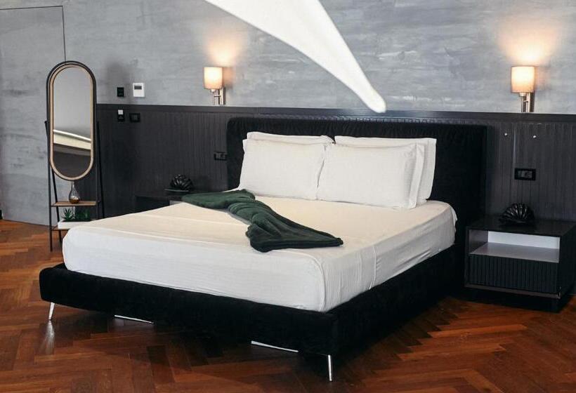 디럭스 스위트, Royal G Max