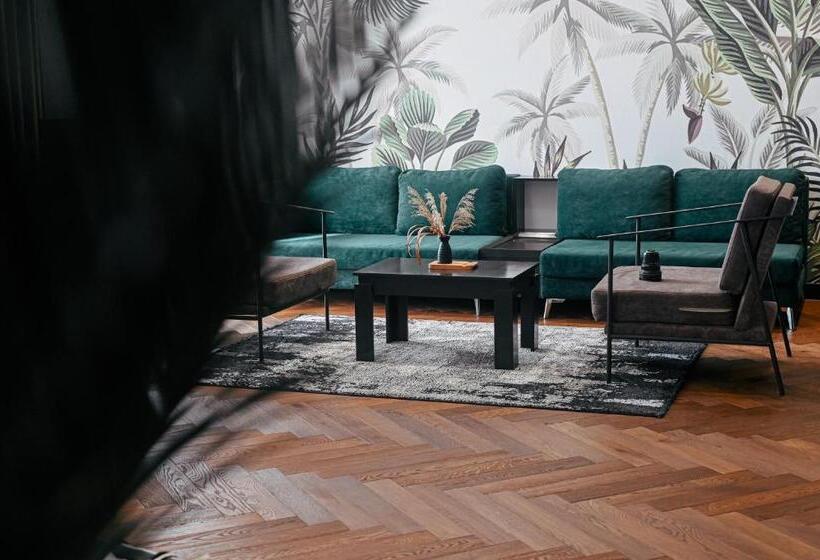 디럭스 스위트, Royal G Max