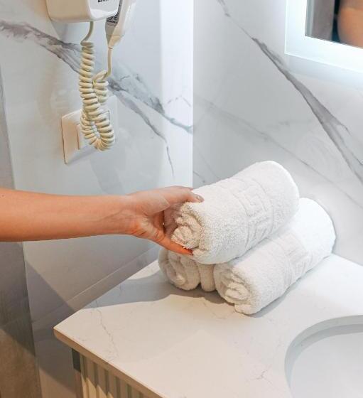 디럭스 트리플 룸, Royal G Max