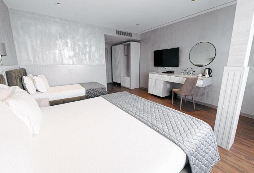 디럭스 트리플 룸, Royal G Max