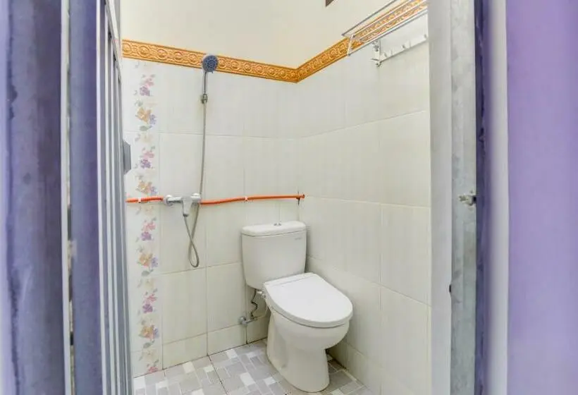 Chambre Standard, Orange Inn Redpartner Madiun