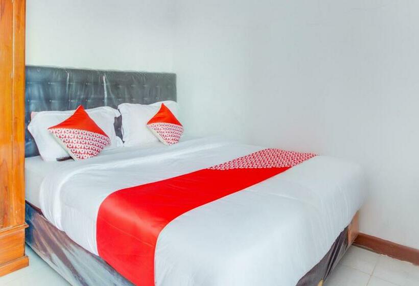 Standard Room, Orange Inn Redpartner Madiun