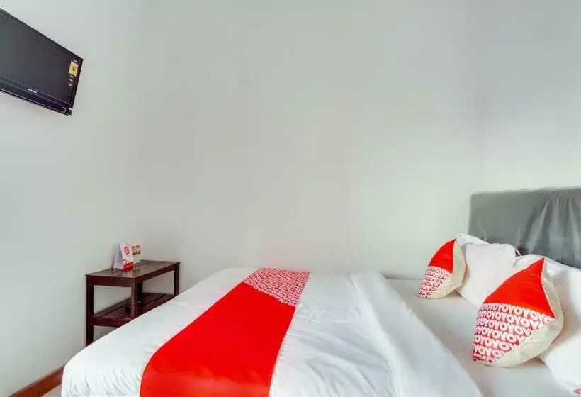 Chambre Standard, Orange Inn Redpartner Madiun
