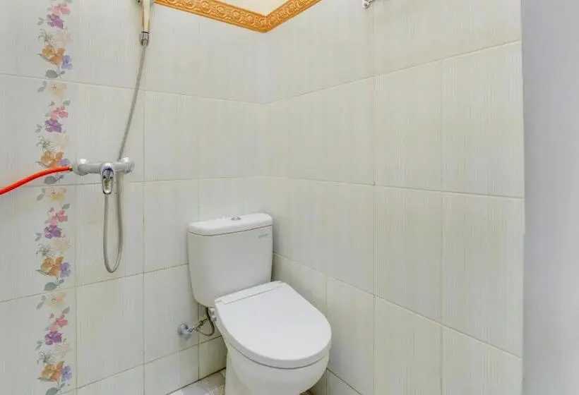 Chambre Economy, Orange Inn Redpartner Madiun