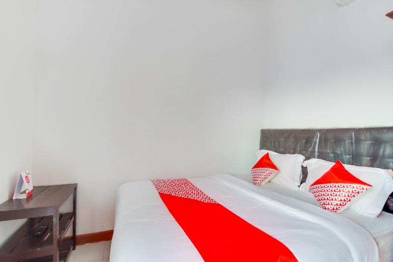 Standard Room, Orange Inn Redpartner Madiun