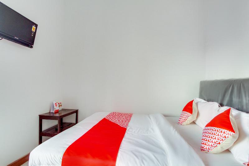 Standard Room, Orange Inn Redpartner Madiun