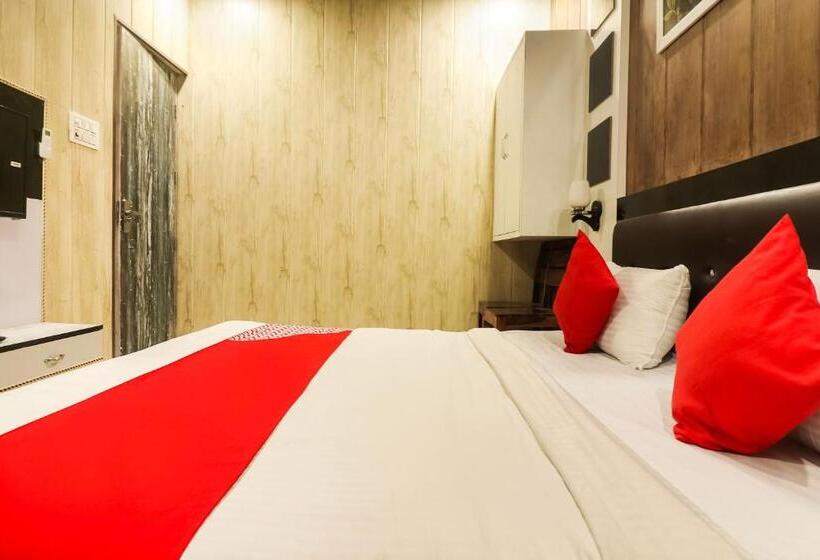 اتاق کلاسیک سه تخته, Super Hotel O Sheela