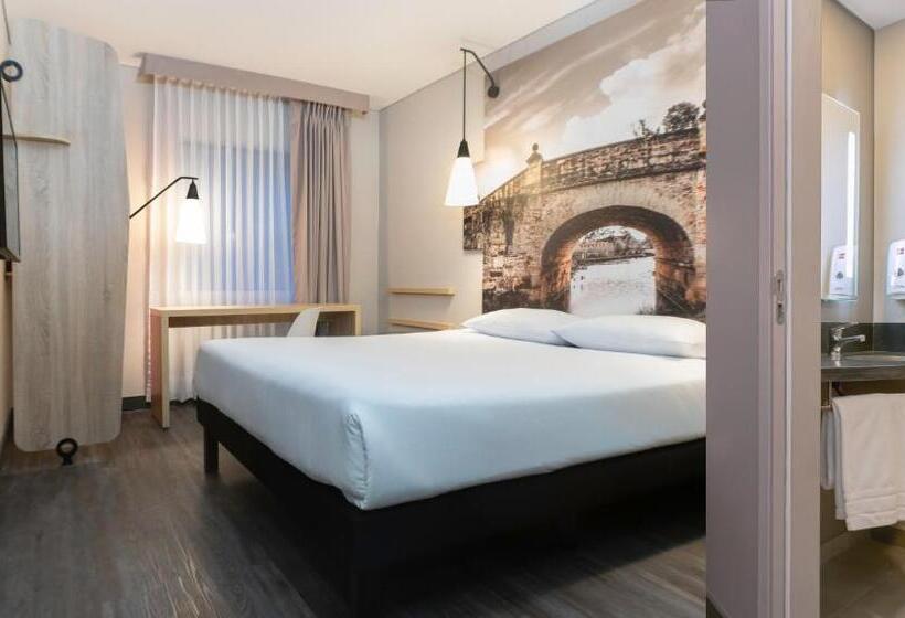 Номер Стандарт, Ibis Chia