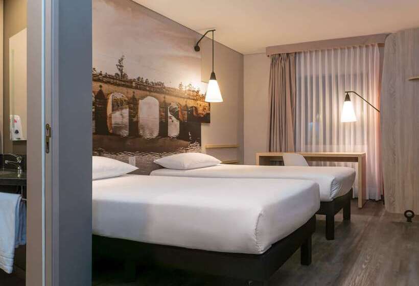 Номер Стандарт, Ibis Chia