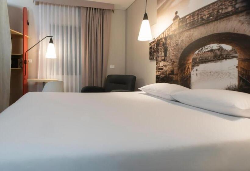 Номер Стандарт, Ibis Chia