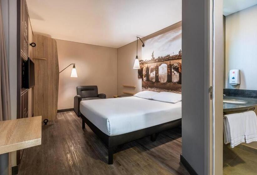 Номер Стандарт, Ibis Chia