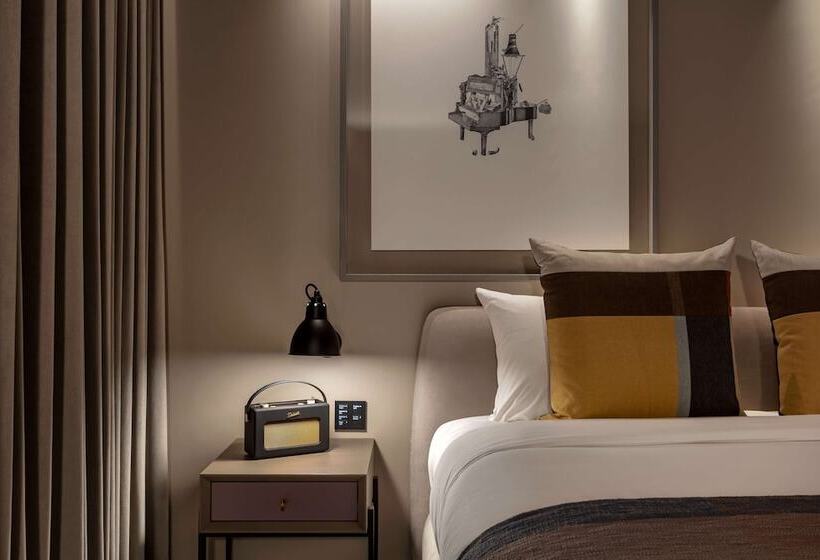 小型套房, The Londoner