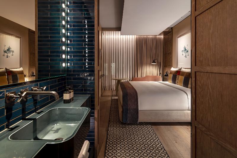 高级大房间, The Londoner