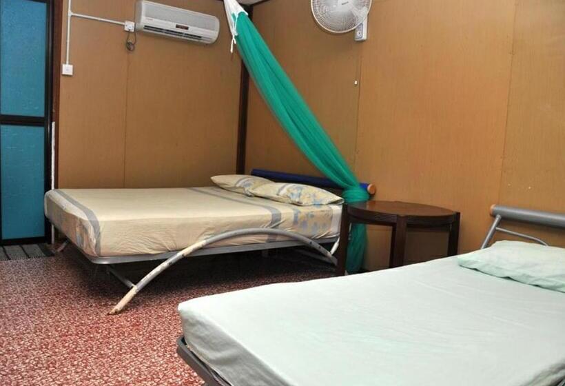 חדר סטנדרט לשלושה, Puteri Salang Inn