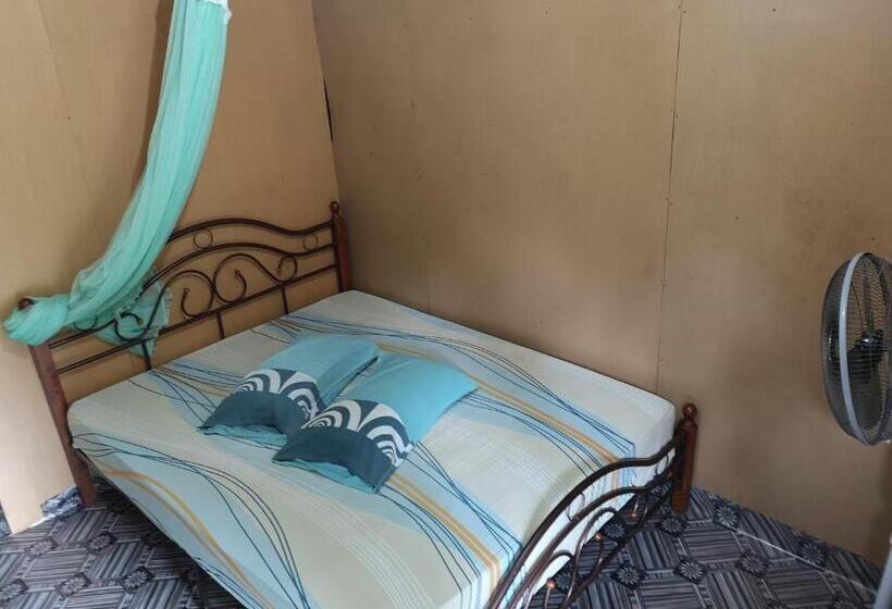 חדר אקונומי, Puteri Salang Inn