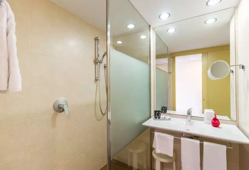 اتاق اساندارد با چشم‌انداز جانبی به دریا, Eix Platja Daurada Hotel & Spa