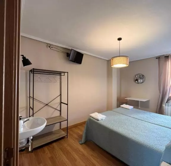اتاق استاندارد با سرویس بهداشتی مشترک, Hosteria Tajahierro
