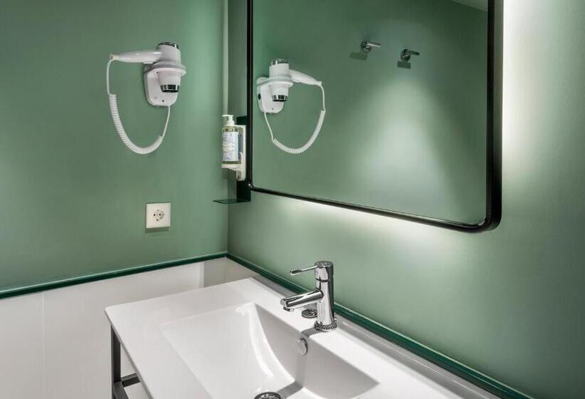 سوئیت جونیور با تراس, B&b Hotel Madrid Centro Plaza Mayor