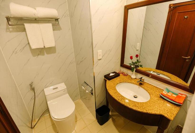 سوییت جونیور, Du Parc Hotel Dalat