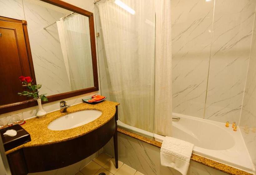 سوییت جونیور, Du Parc Hotel Dalat