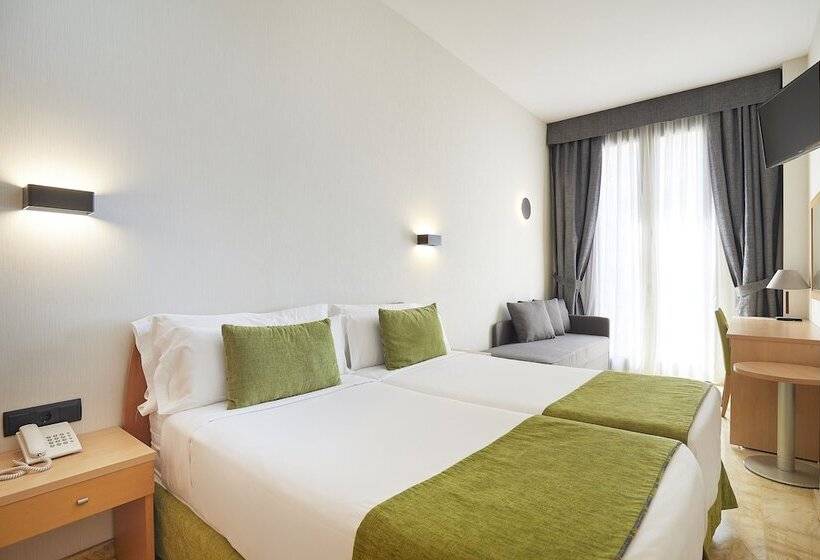 Номер Стандарт Вид на Город, Flor Parks