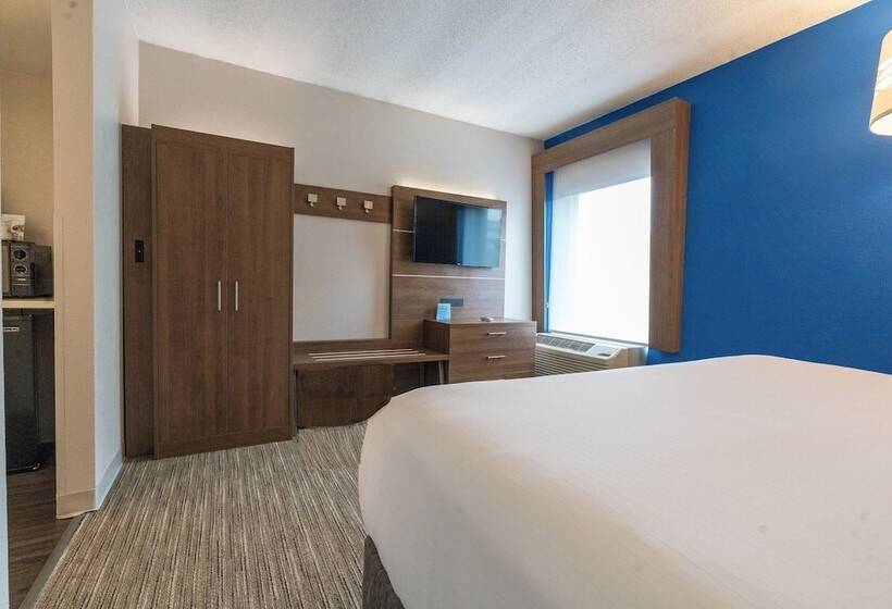 스위트, Holiday Inn Express Hotel & Suites Nashville Brentwood 65s