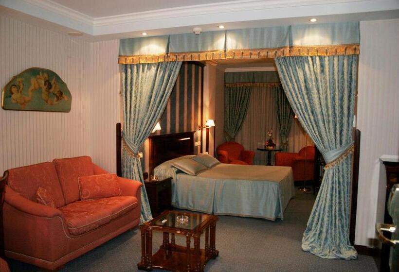 小型套房, Infanta Cristina