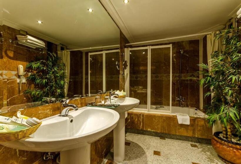 小型套房, Infanta Cristina