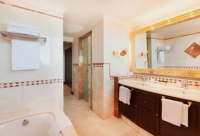 Полулюкс, Kempinski Hotel Bahía Beach Resort & Spa