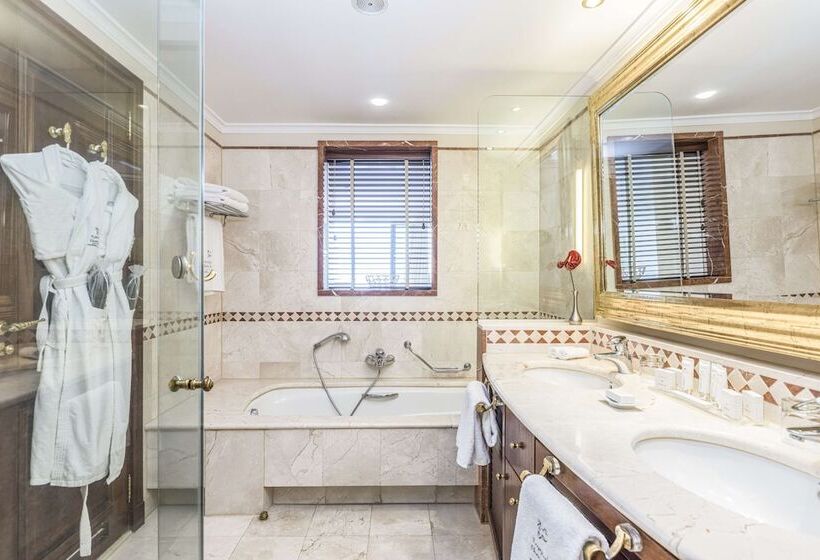 Номер Deluxe, Kempinski Hotel Bahía Beach Resort & Spa