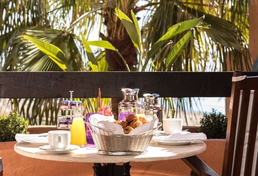 Номер Deluxe, Kempinski Hotel Bahía Beach Resort & Spa