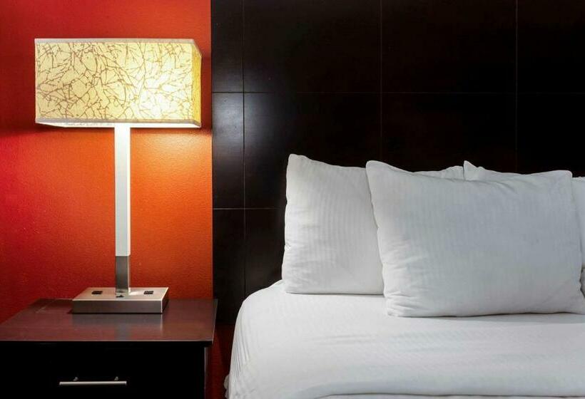이그제큐티브 룸 킹사이즈 침대, La Quinta By Wyndham Milwaukee Bayshore Area