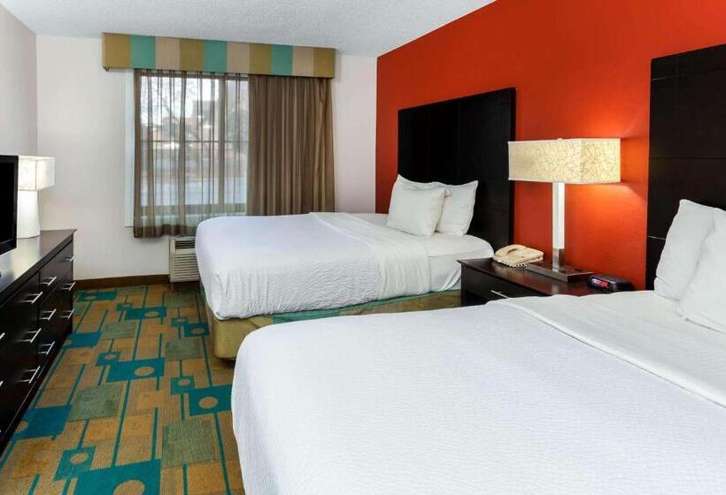 جناح إدارى, La Quinta By Wyndham Milwaukee Bayshore Area