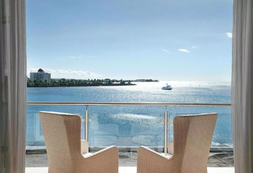 اتاق استاندارد با تخت بزرگ, Sheraton Samoa Aggie Grey S Hotel & Bungalows