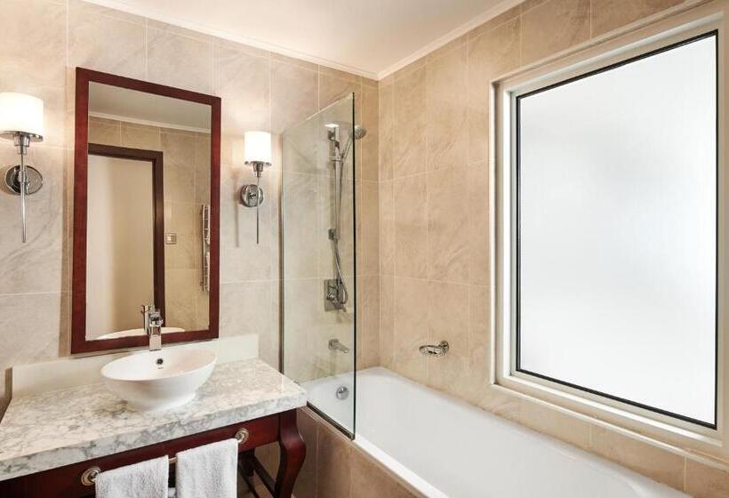 חדר סטנדרט עם מיטת קווין, Sheraton Samoa Aggie Grey S Hotel & Bungalows