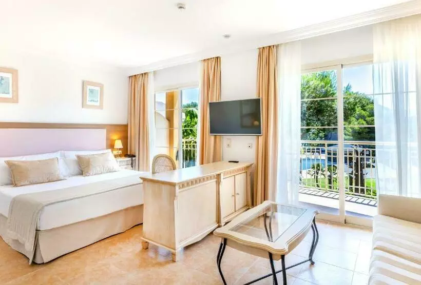 سوییت جونیور, Viva Cala Mesquida Suites & Spa 4* Sup - Adults Only 16+