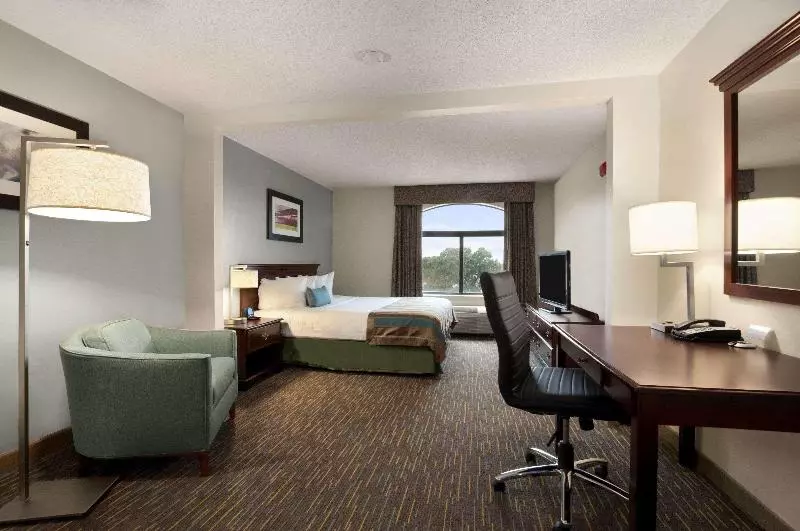 キングサイズベッドのスタンダードルーム, Wingate By Wyndham And Williamson Conference Center