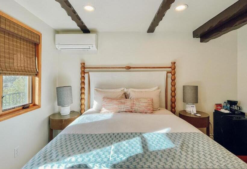 标准间, Zane Grey Pueblo