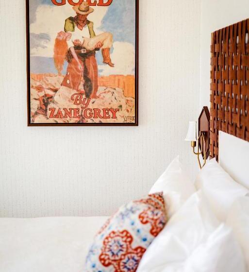 جناح سرير كينج, Zane Grey Pueblo
