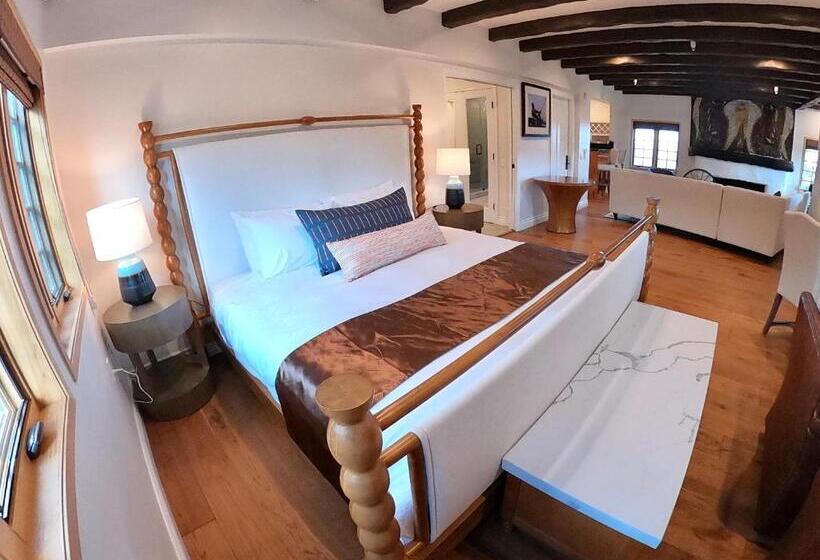 جناح سوبيريور, Zane Grey Pueblo