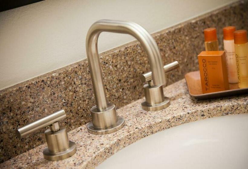 إستوديو قياسى, Winners Circle Resort