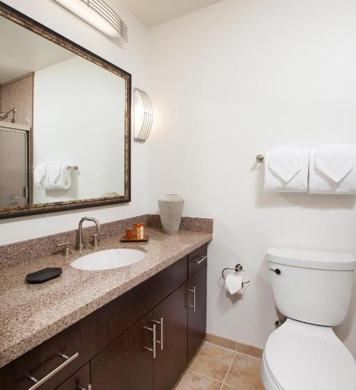 جناح, Winners Circle Resort