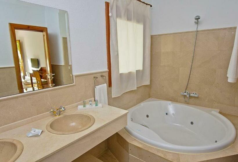 חדר סטנדרט עם ג'קוזי ונוף לים, Boutique Hotel El Tio Kiko