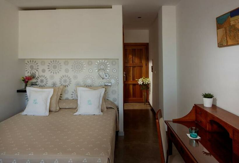 חדר סטנדרט עם ג'קוזי ונוף לים, Boutique Hotel El Tio Kiko