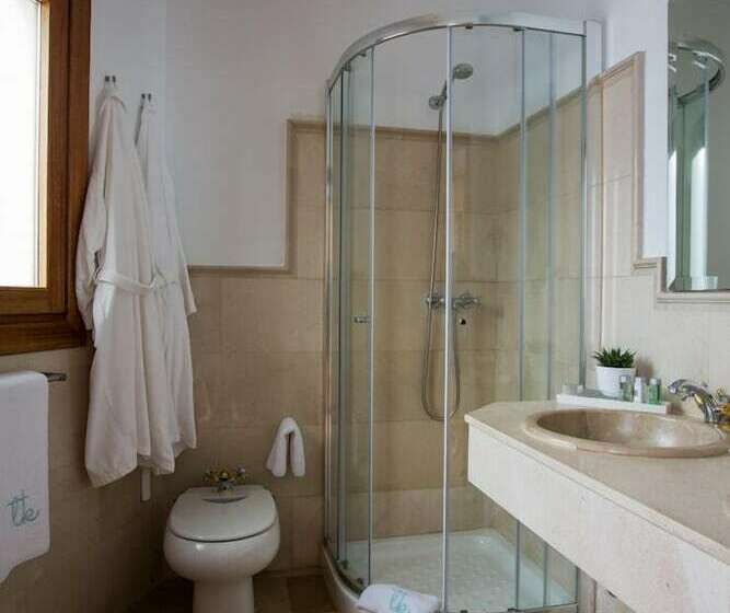 חדר סטנדרט עם ג'קוזי ונוף לים, Boutique Hotel El Tio Kiko