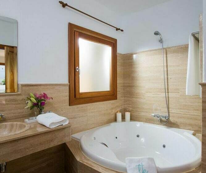 חדר סטנדרט עם ג'קוזי ונוף לים, Boutique Hotel El Tio Kiko