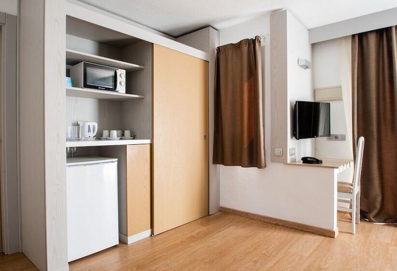 شقة غرفة واحدة, HL Paradise Island