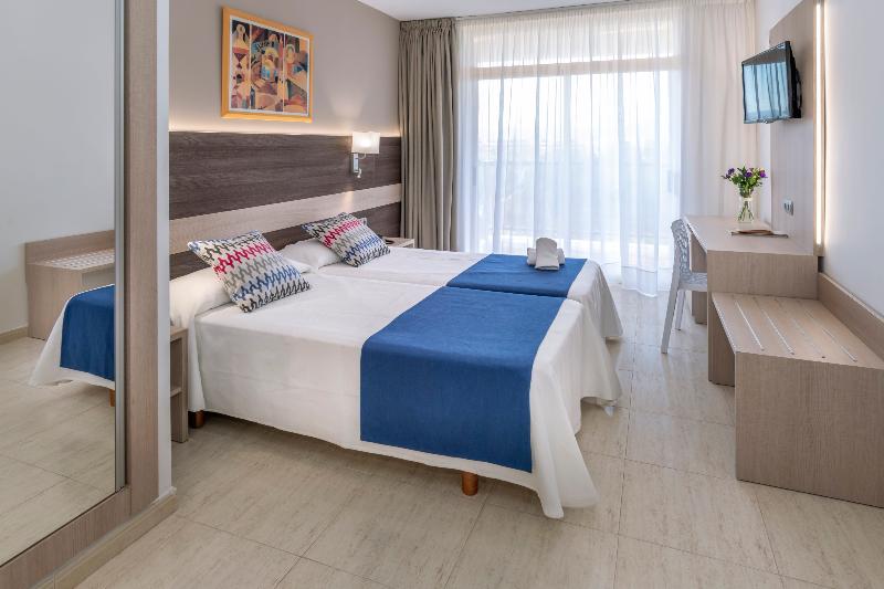 Quarto Triplo Estandar, 4r Gran Regina