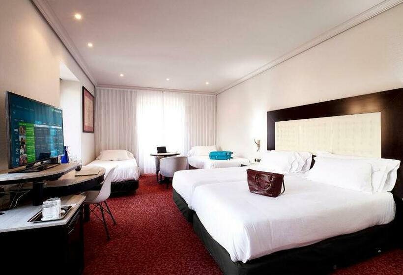 غرفة قياسية رباعية, Abba Fonseca